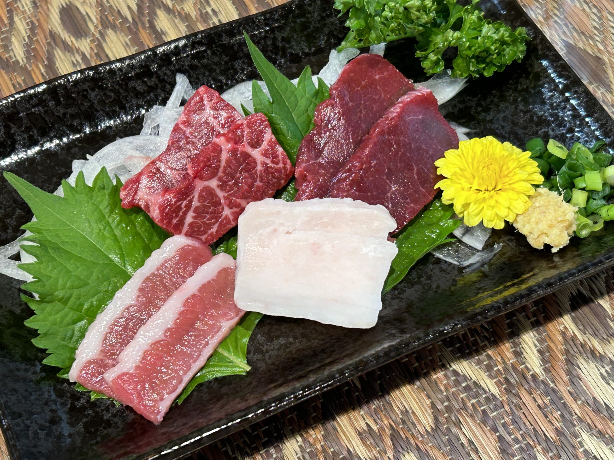 銀座熊本館ASOBIBar馬刺し-